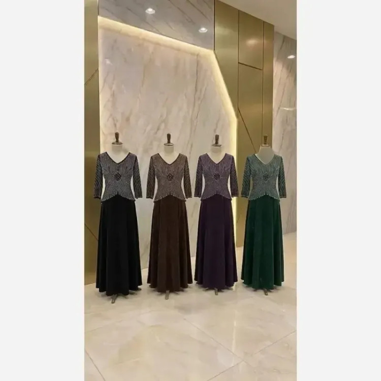 پیراهن مجلسی زنانه روناک کاپدار دیزاین شده با نگین و مروارید سایزبندی 42 تا 58 قد 150 لمه درجه یک