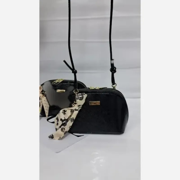 کیف دخترانه چرم ورنی هایا بند دوشی سایز 20 در 12