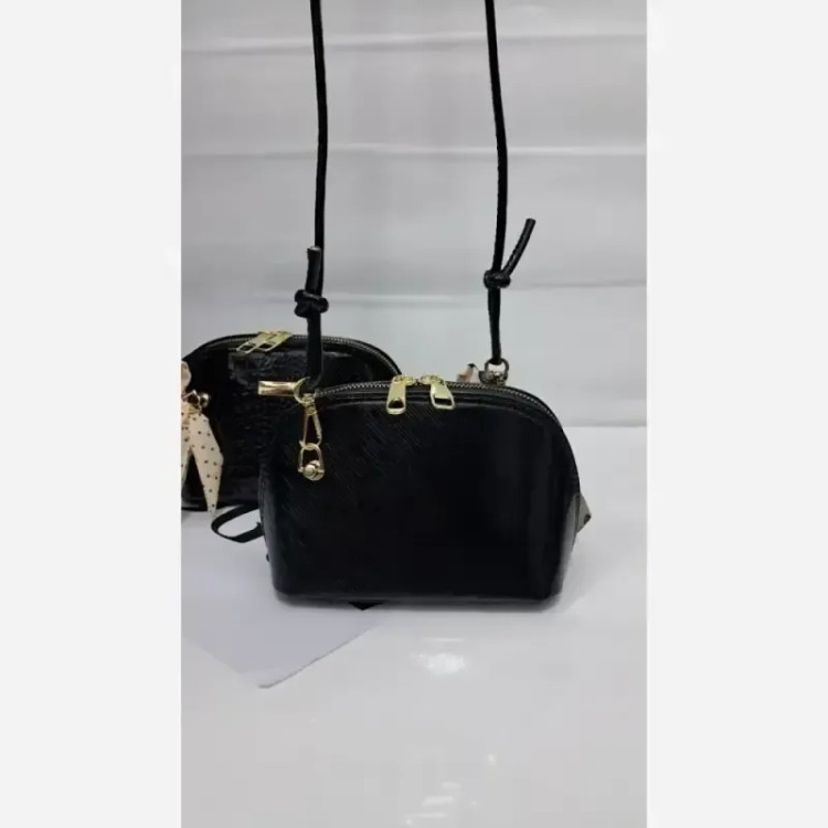 کیف دخترانه چرم ورنی هایا بند دوشی سایز 20 در 12