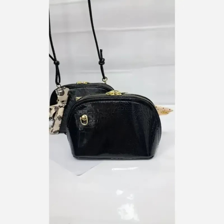 کیف دخترانه چرم ورنی هایا بند دوشی سایز 20 در 12