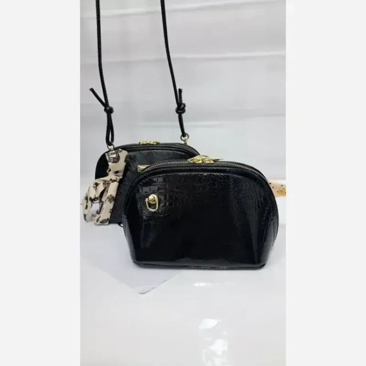 کیف دخترانه چرم ورنی هایا بند دوشی سایز 20 در 12