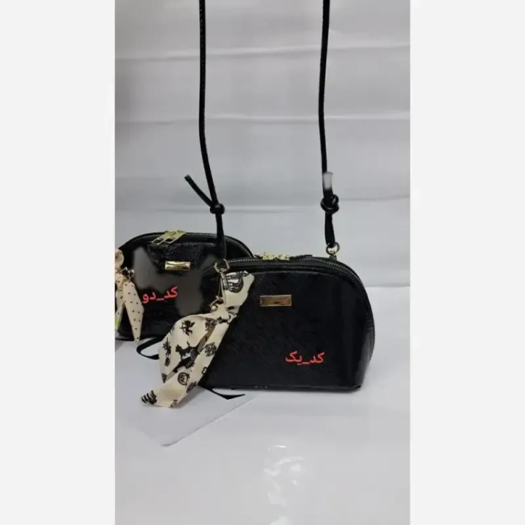 کیف دخترانه چرم ورنی هایا بند دوشی سایز 20 در 12