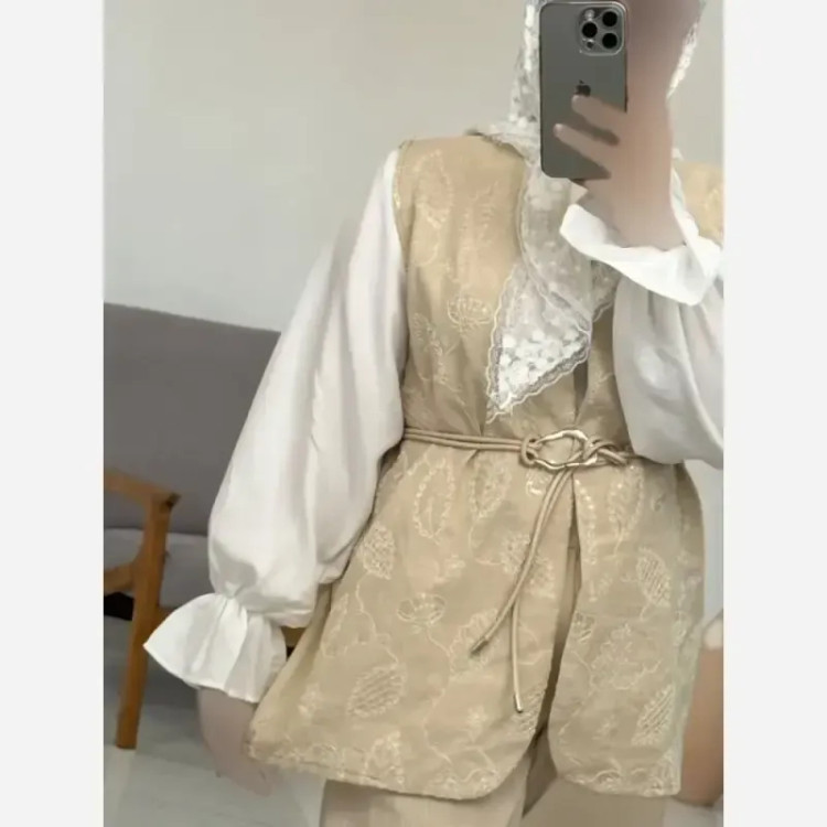 پیراهن زنانه مدل نیکا جنس کرپ فلور درجه یک رنگ شکلاتی سایز 5