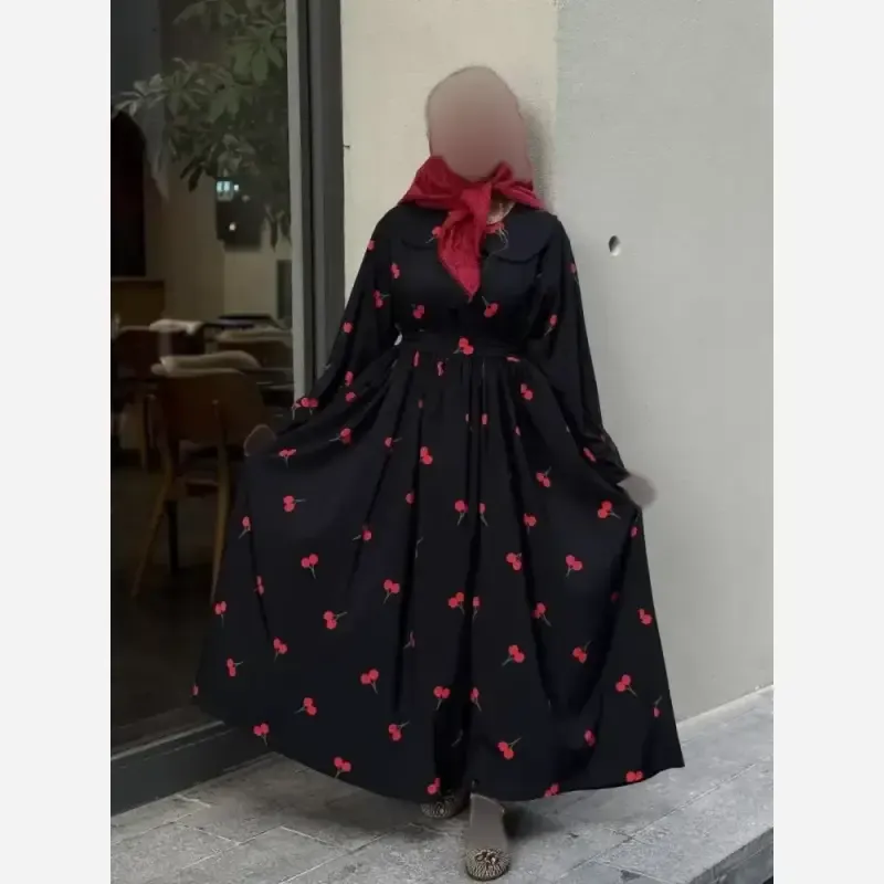 عبا مزونی الیزه طرح بابونه گلدوزی شده کرپ الیزه جت بلک فری سایز