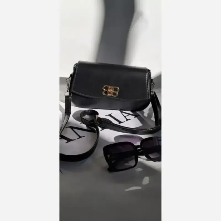 کیف چرم زنانه مدل مانیا رنگ مشکی سایز 15 در 20