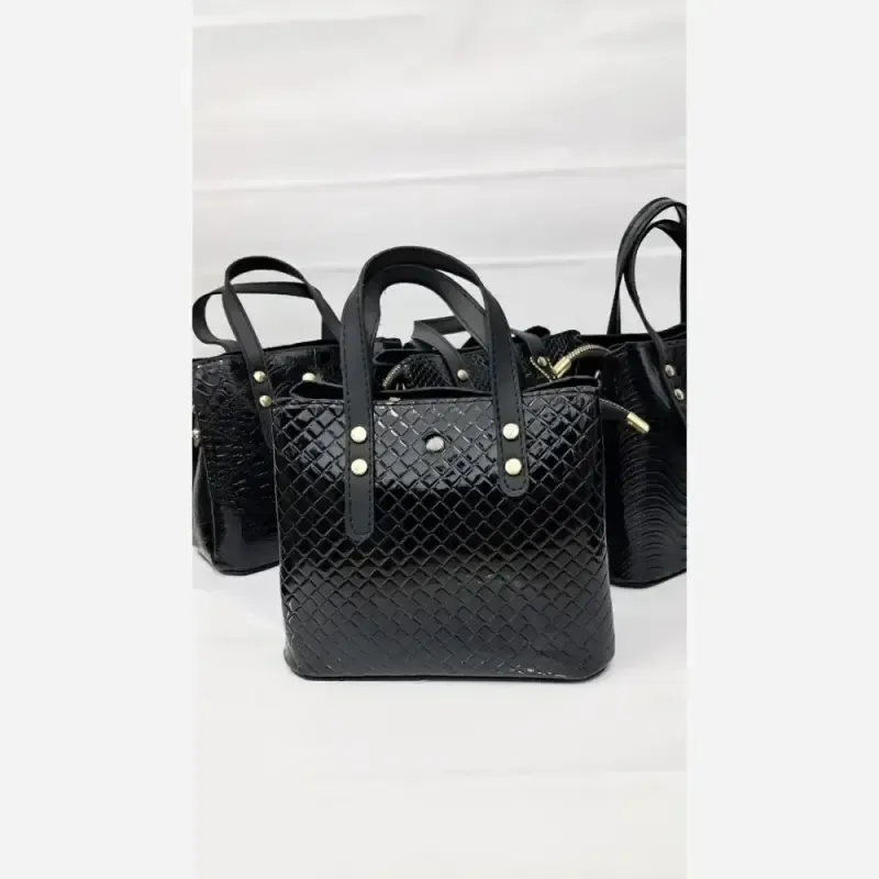 کیف آویز دار کتایون چرم ورنی خارجی سایز 20 در 20 سانتیمتر