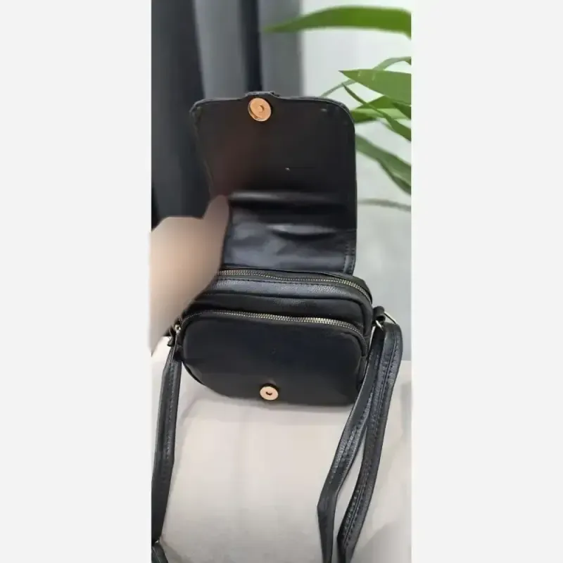 کیف اسپورت هلن چرم خارجی مشکی سایز 20 در 15 با بند دوشی