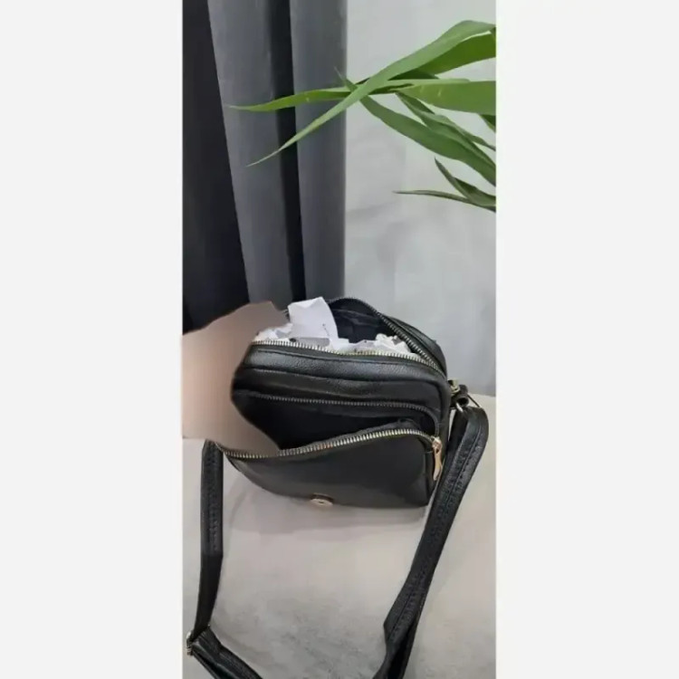 کیف اسپورت هلن چرم خارجی مشکی سایز 20 در 15 با بند دوشی