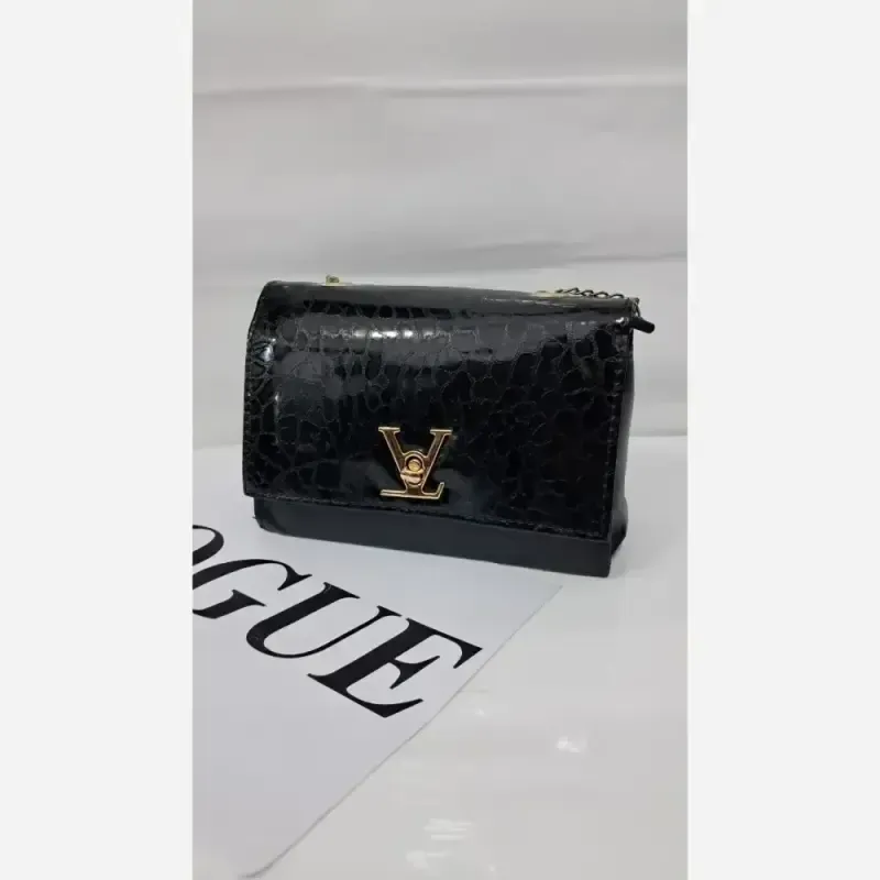کیف گلسا چرم ورنی بند دوشی سایز 15 در 20