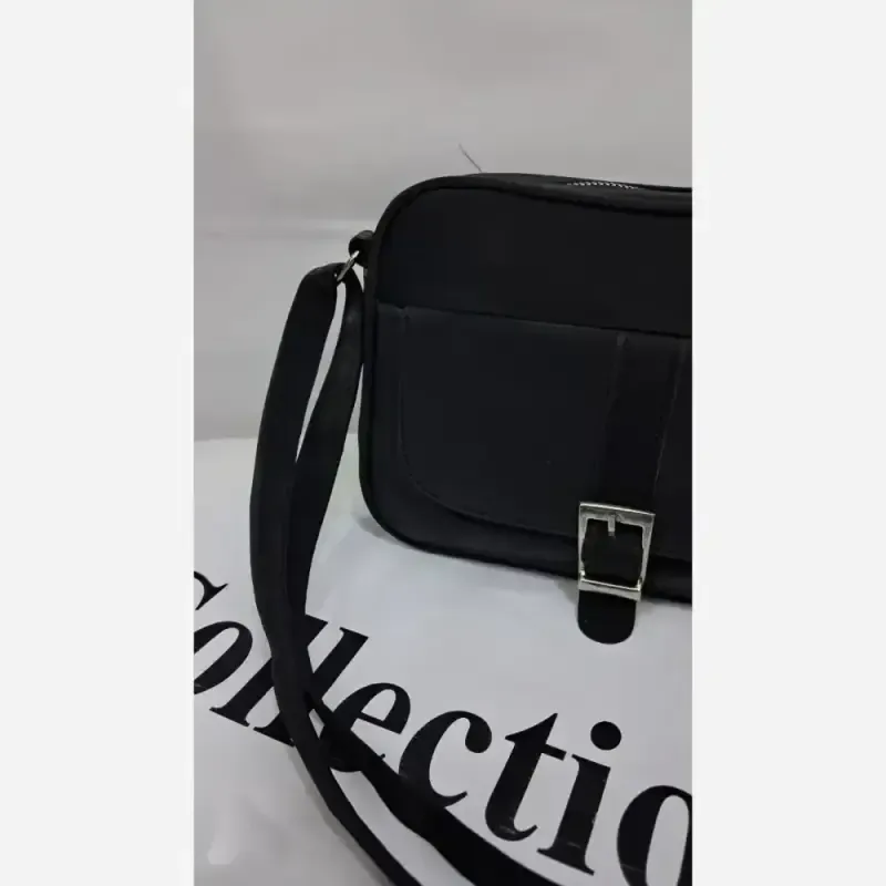 کیف زنانه محیا جنس نانسی خارجی رنگ مشکی ابعاد 20 در 15 سانتی متر دارای بند دوشی