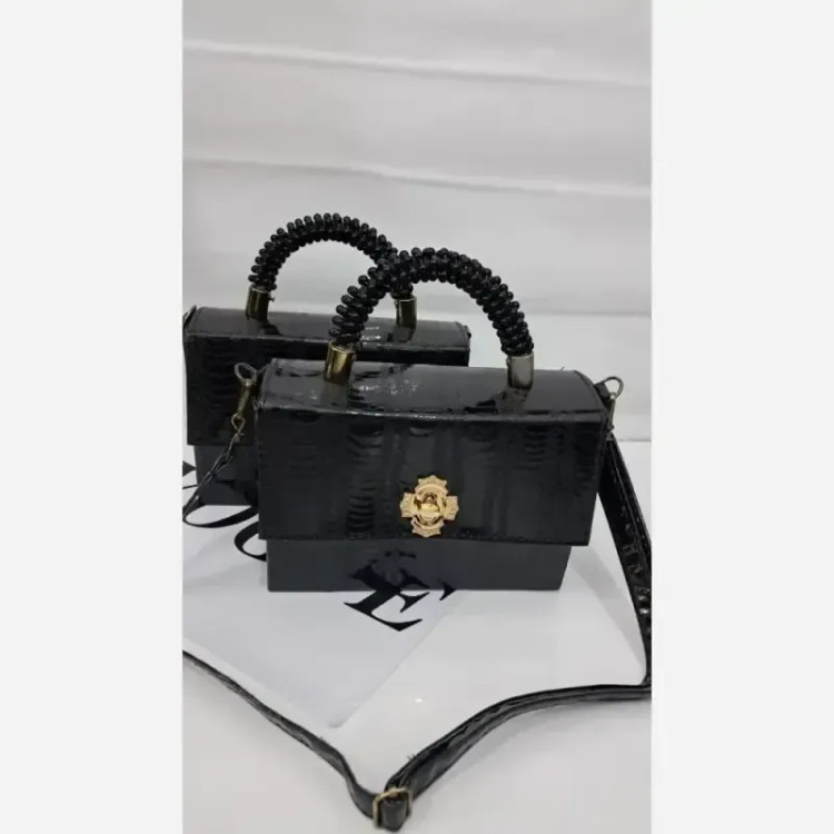 کیف مجلسی چرم ورنی sona سایز 20 در 15 با بند دوشی