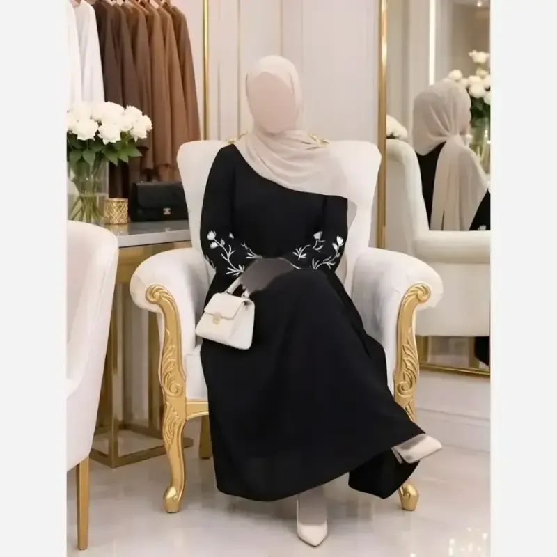 پیراهن عبایی گلدوزی شده طرح گل لاله جنس الیزه مشکی فری سایز