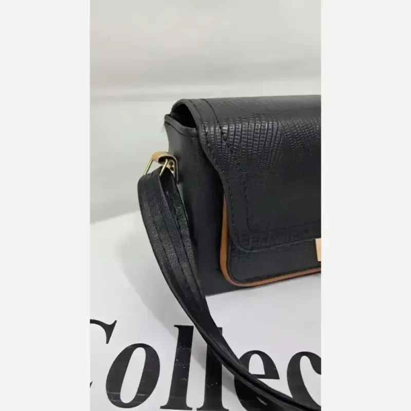 کیف دوشی چرم الیزه زنانه مدل goli سایز 15*20 تک رنگ بند بلند جاگوشی سبک