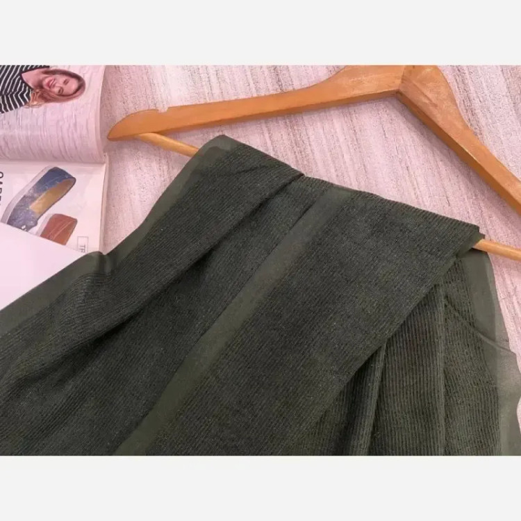 شال مخمل کبریتی لمه دار قهوه ای سبز فری سایز عرض 71 طول 200