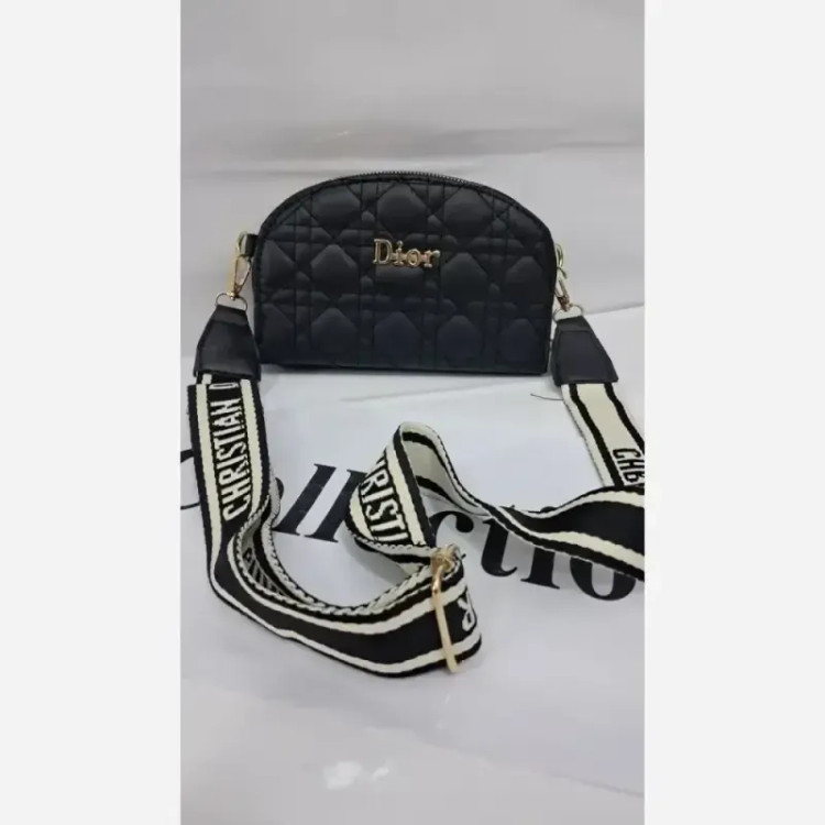 کیف اسپورت مشکی چرم سایز 18 در 12 با بند دوشی بلند