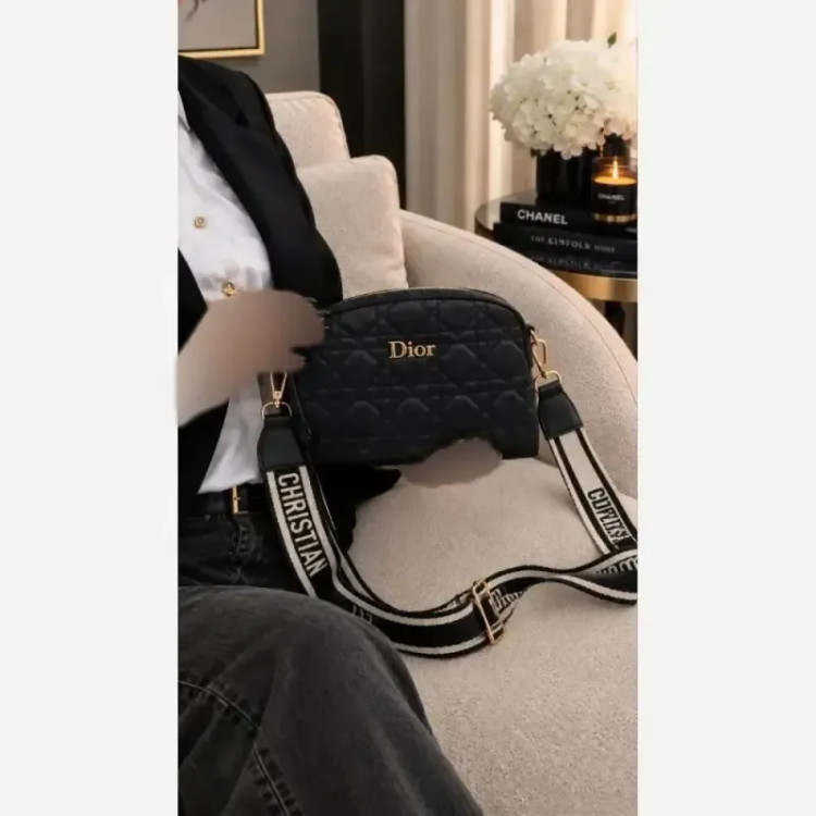 کیف اسپورت مشکی چرم سایز 18 در 12 با بند دوشی بلند