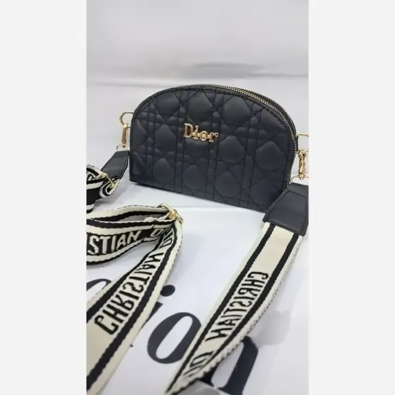 کیف اسپورت مشکی چرم سایز 18 در 12 با بند دوشی بلند