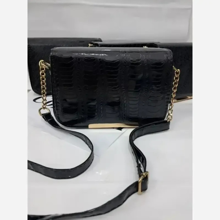 کیف دوشی آرمیتا چرم ورنی درجه یک سایز 15 در 20 با بند بلند