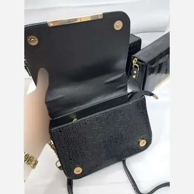 کیف دوشی آرمیتا چرم ورنی درجه یک سایز 15 در 20 با بند بلند