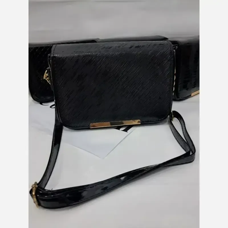 کیف دوشی آرمیتا چرم ورنی درجه یک سایز 15 در 20 با بند بلند