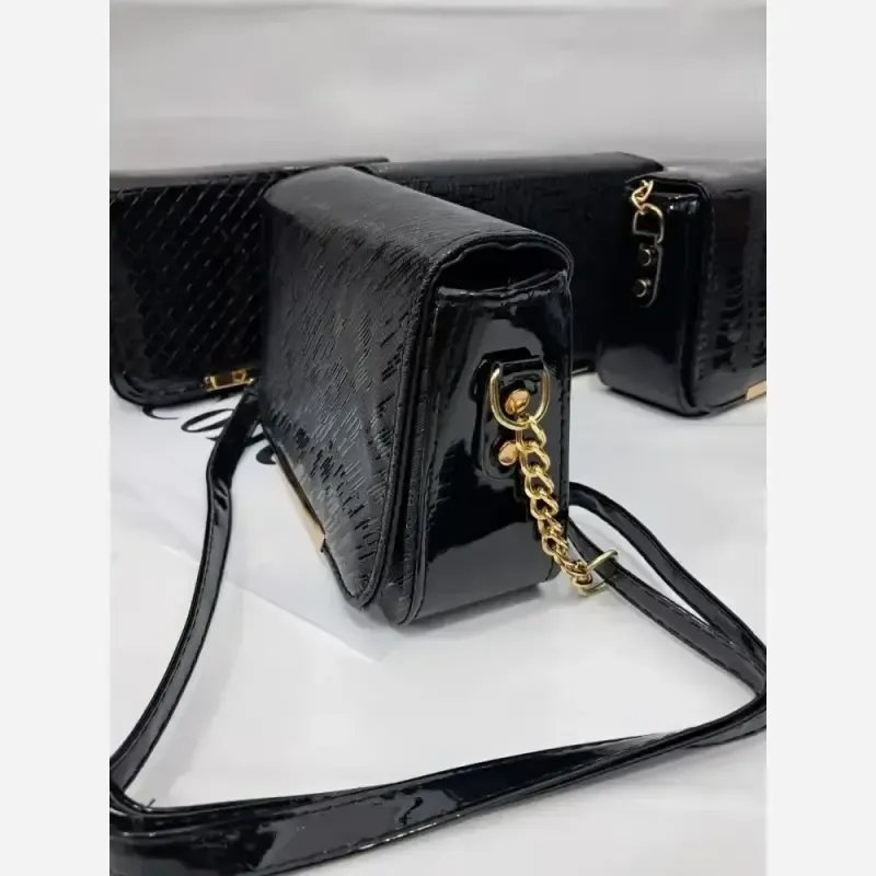 کیف دوشی آرمیتا چرم ورنی درجه یک سایز 15 در 20 با بند بلند
