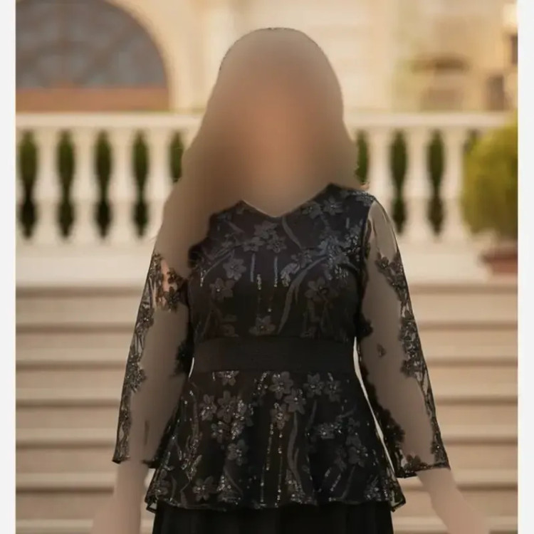 ماکسی زنانه مدل مژگان جنس کرپ لمه و گیپور پولک دوزی رنگ مشکی