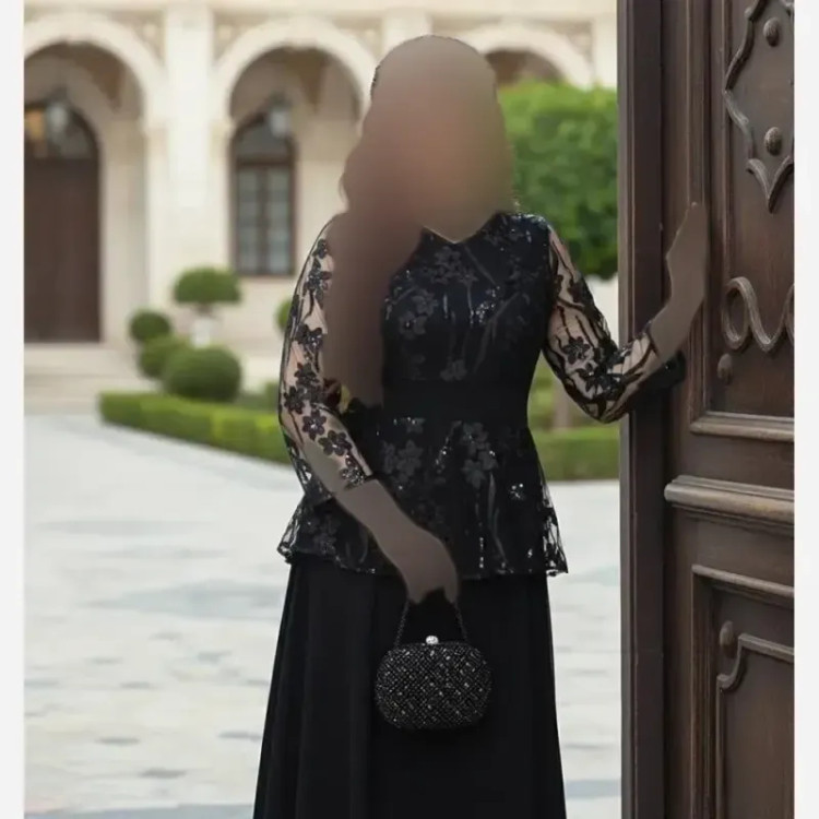 ماکسی زنانه مدل مژگان جنس کرپ لمه و گیپور پولک دوزی رنگ مشکی