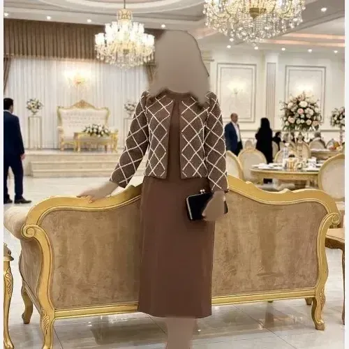 کت و سارافون زنانه جنس سوپر مازراتی و آستر خرجکار نگین و مروارید پانچی سایز 38 تا 48