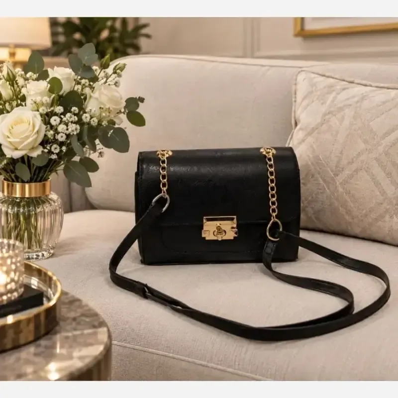 کیف دوشی چرم مشکی سایز 15 در 18 مدل نفس