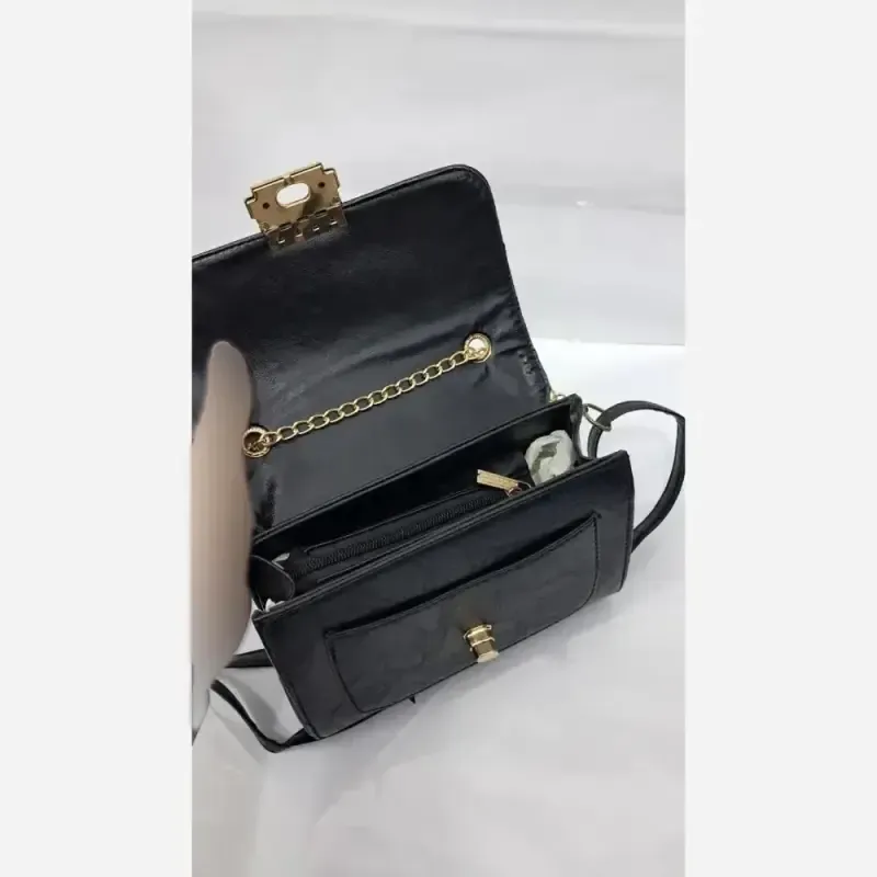 کیف دوشی چرم مشکی سایز 15 در 18 مدل نفس