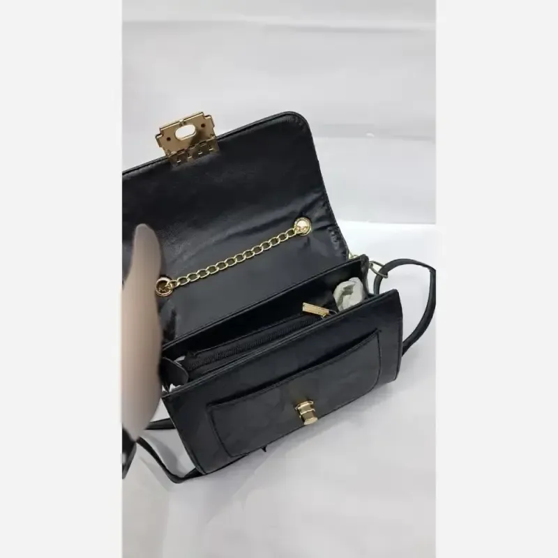 کیف دوشی چرم مشکی سایز 15 در 18 مدل نفس