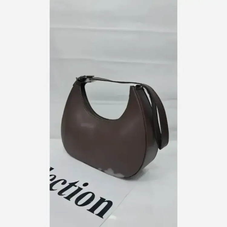 کیف چرمی پینترسی زنانه ابعاد 15 در 20 رنگ مشکی شکلاتی سرمه ای