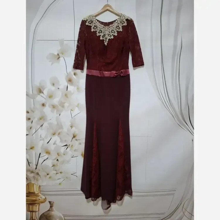 ماکسی مجلسی زنانه کرپ کش و دانتل آستین سه ربع قد 147 رنگ سرمه ای و زرشکی فری سایز