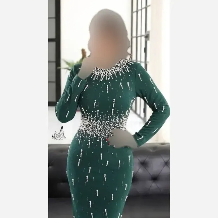 پیراهن مجلسی زنانه کرپ دالقیچ بلند پشت چاکدار دیزاین شده با نگین و مروارید سایز بزرگ