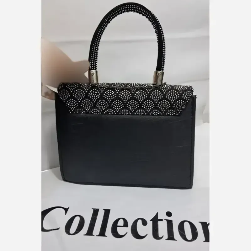کیف مجلسی زنانه مخمل نگین کاری شده و چرم با بند زنجیری ابعاد 23 در 18