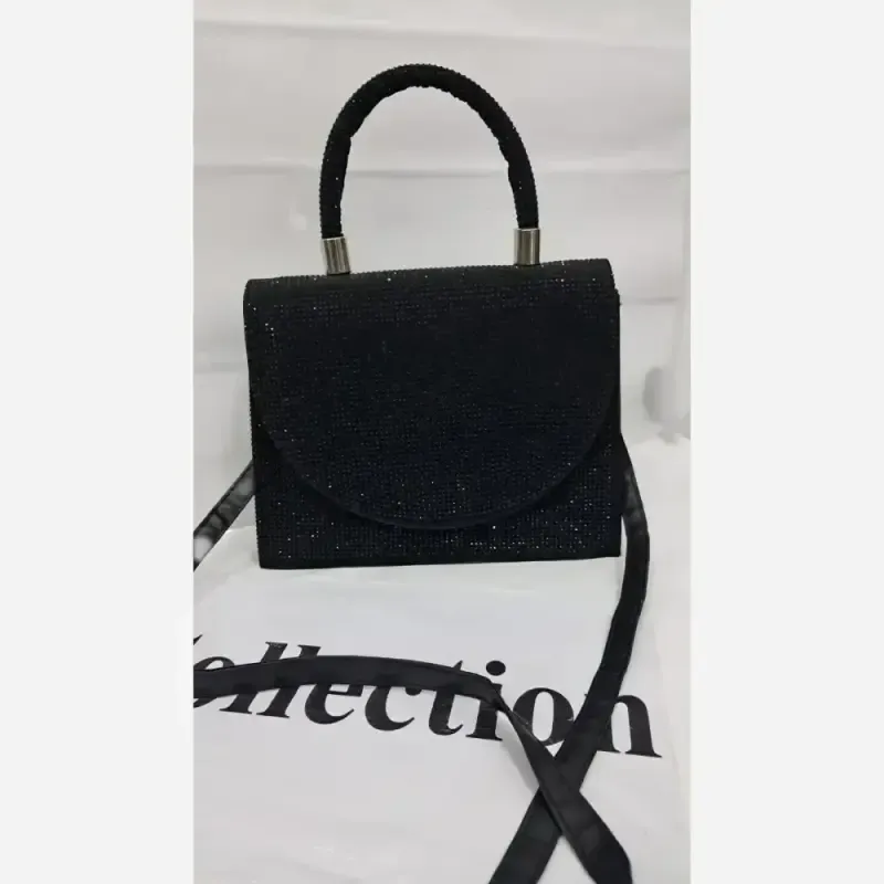 کیف مجلسی زنانه مخمل نگین کاری شده و چرم با بند زنجیری ابعاد 23 در 18