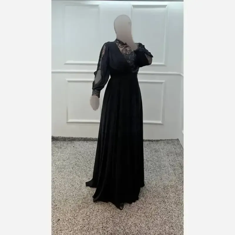 پیراهن ماکسی زنانه کرپ حریر و پولکی گلدوزی شده مدل پاریس مشکی