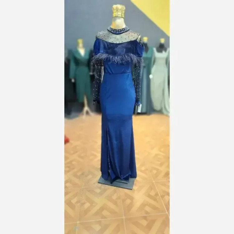ماکسی مجلسی مدل پروا مخمل دیزاین شده با پر و نگین و مروارید سایز 38 تا 40