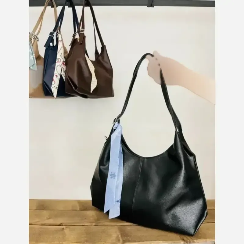 کیف آویز دار کتایون چرم شرانگ مشکی سایز 35 در 28 جادار