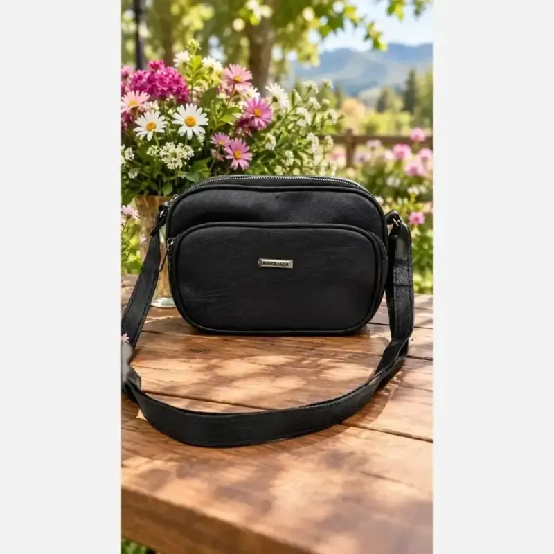 کیف دوشی زنانه چرم مدل manly رنگ مشکی سایز 15 در 20
