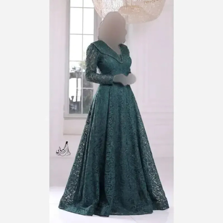 لباس مجلسی زنانه مدل سایه سنگدوزی شده جنس دانتل درجه یک کاپدار مشکی و سبز سایزبندی بزرگ