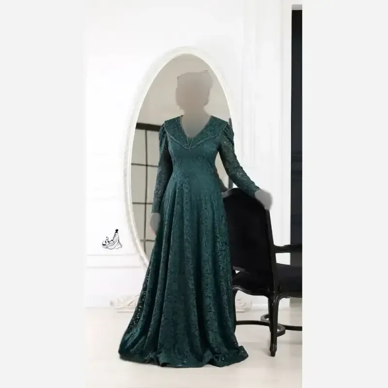 لباس مجلسی زنانه مدل سایه سنگدوزی شده جنس دانتل درجه یک کاپدار مشکی و سبز سایزبندی بزرگ