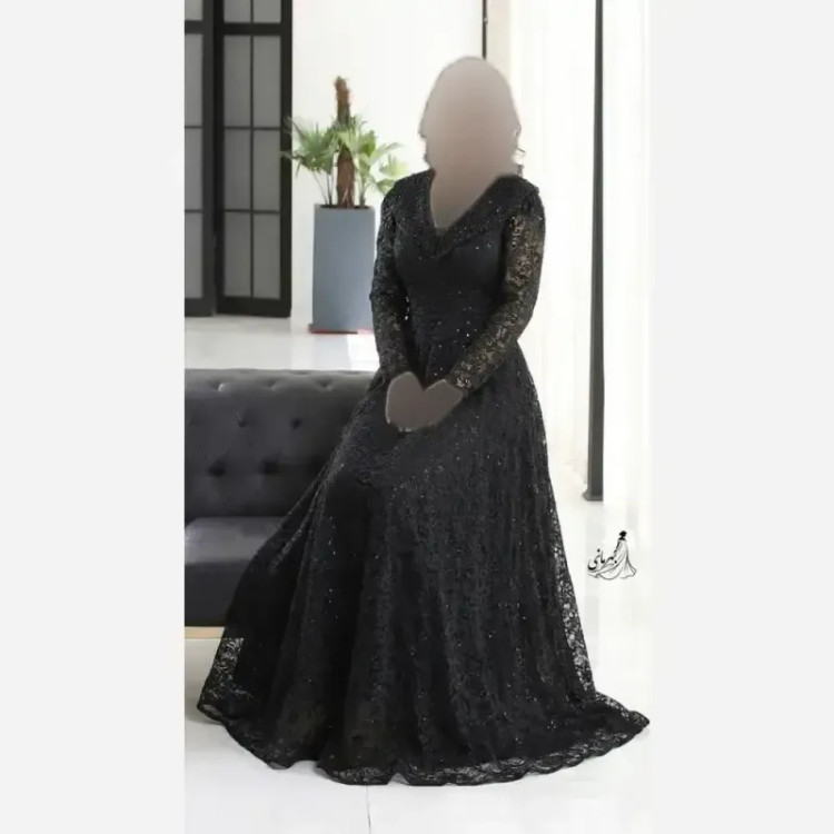 لباس مجلسی زنانه مدل سایه سنگدوزی شده جنس دانتل درجه یک کاپدار مشکی و سبز سایزبندی بزرگ