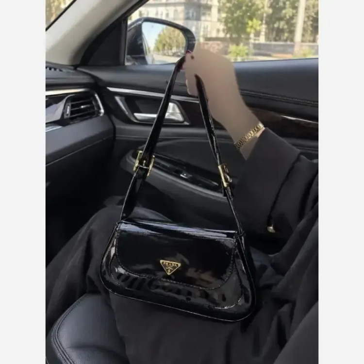 کیف مدل تیلا چرم ورنی مشکی سایز 15 در 22