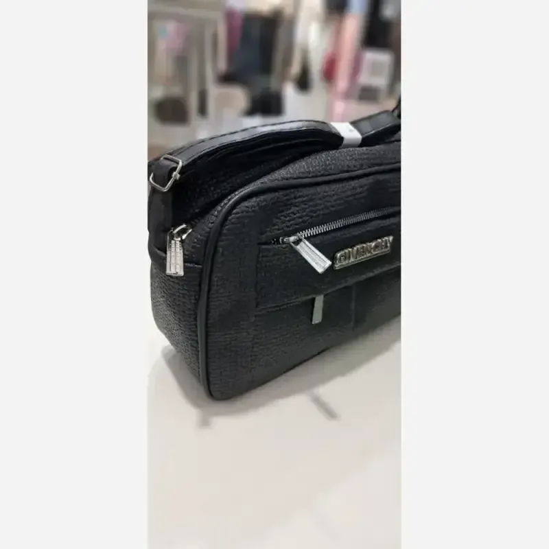 کیف زنانه مدل نیایش جنس چرم طرح کنفی رنگ مشکی و کرم سایز 15 در 20 با بند دوشی بلند